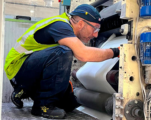Technical assistance for embossing cylinders